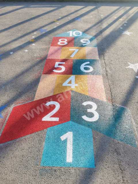 Детская игровая площадка в спортивном центре. Выполнила команда художников Clever_Art54